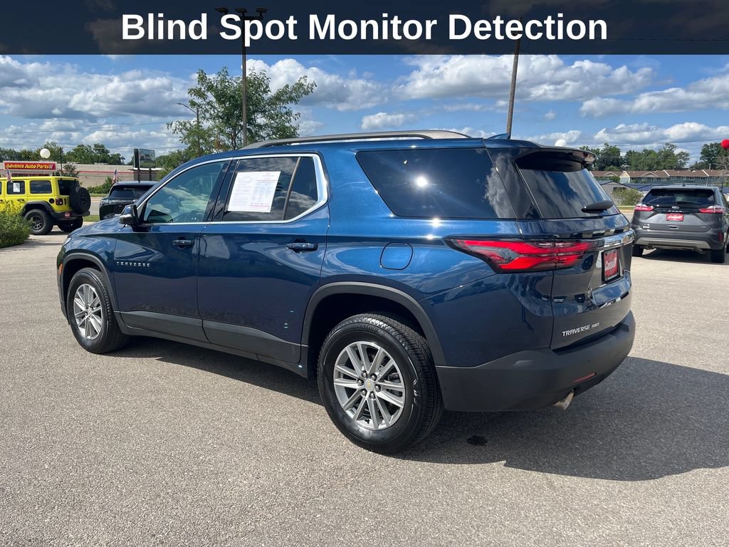 Used 2023 Chevrolet Traverse LT AWD/4WD image 3