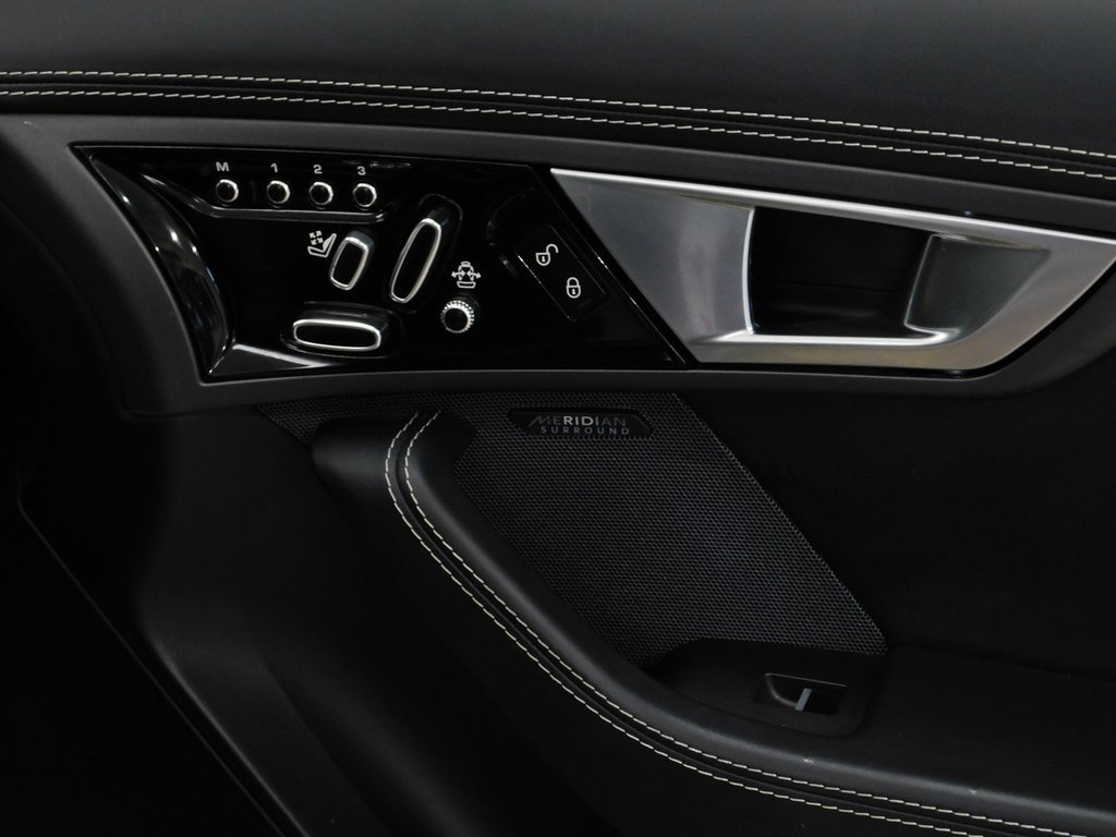 Used 2015 Jaguar F-TYPE R image 85