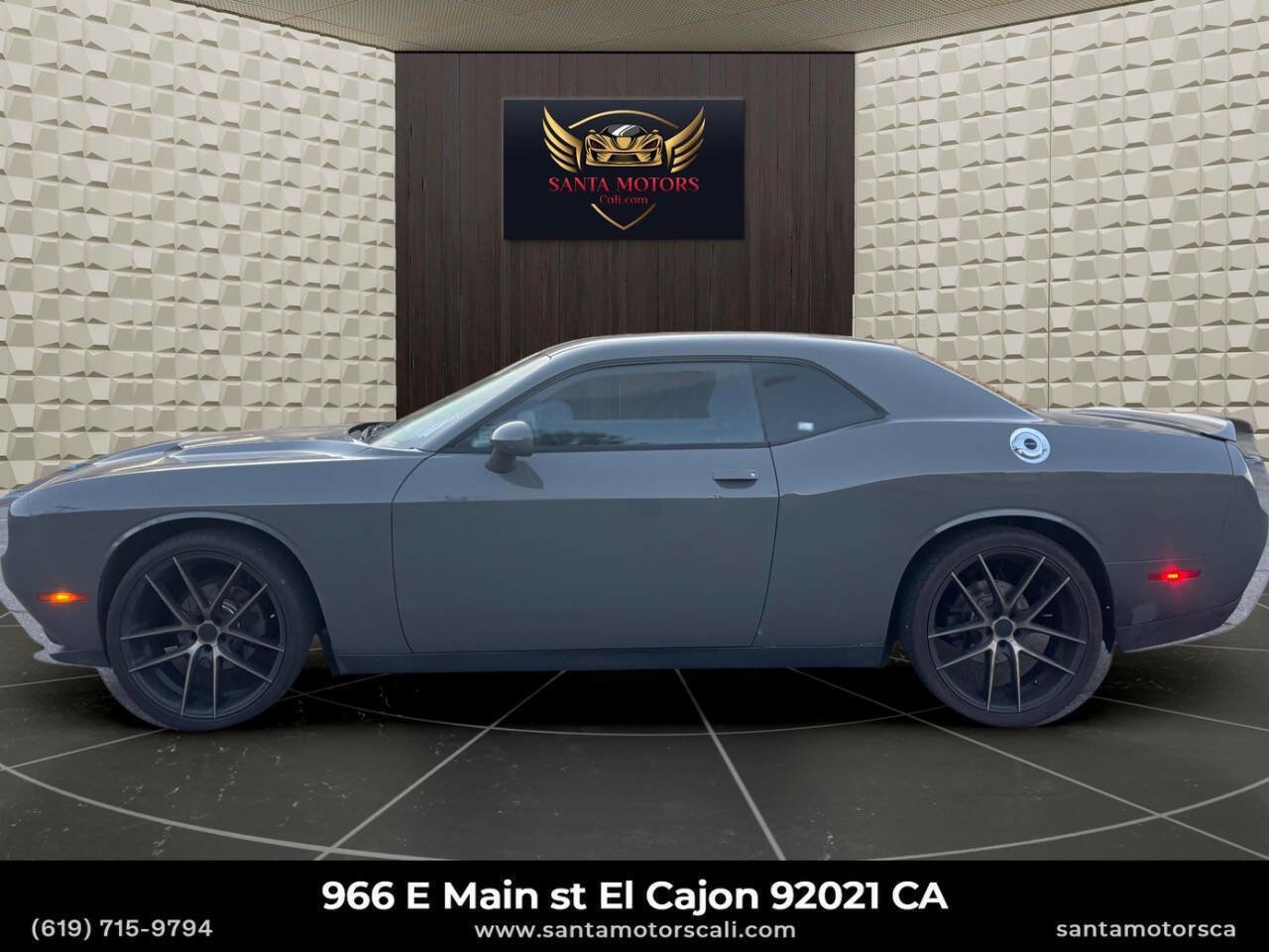 Used 2018 Dodge Challenger SXT w/ Sound Group RWD image 6