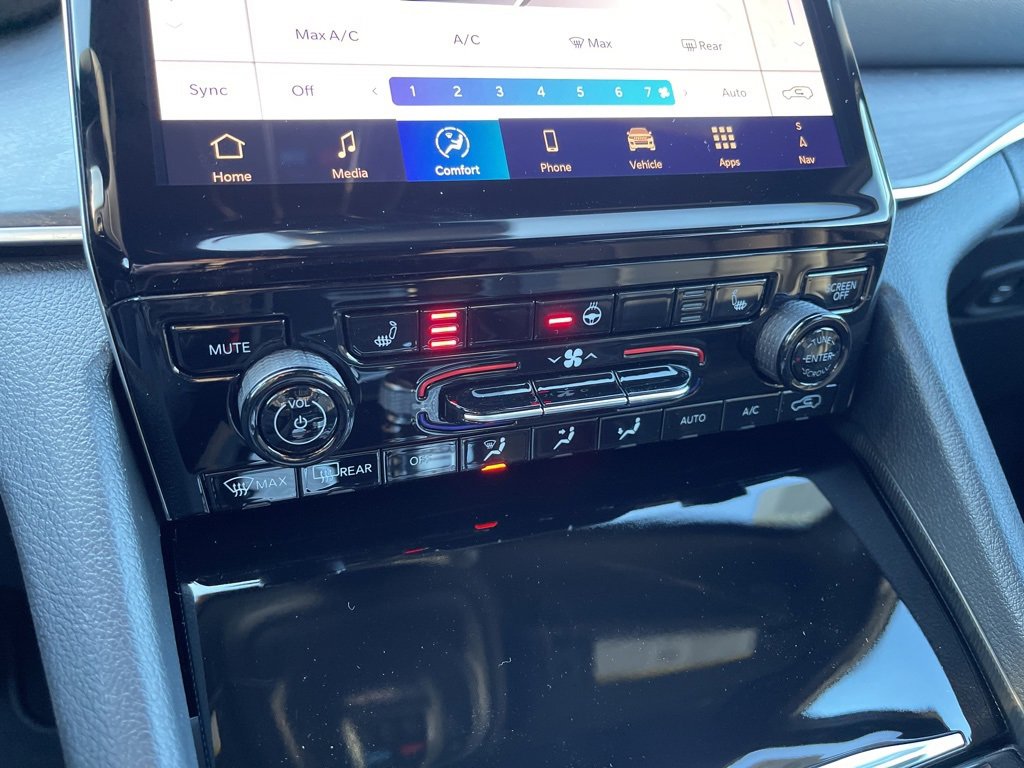 New 2025 Jeep Grand Cherokee L Limited w/ MOPAR Finishing Package image 11