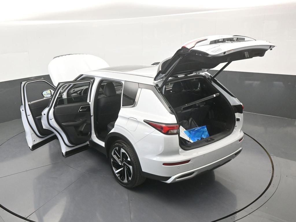 New 2025 Mitsubishi Outlander SE image 66