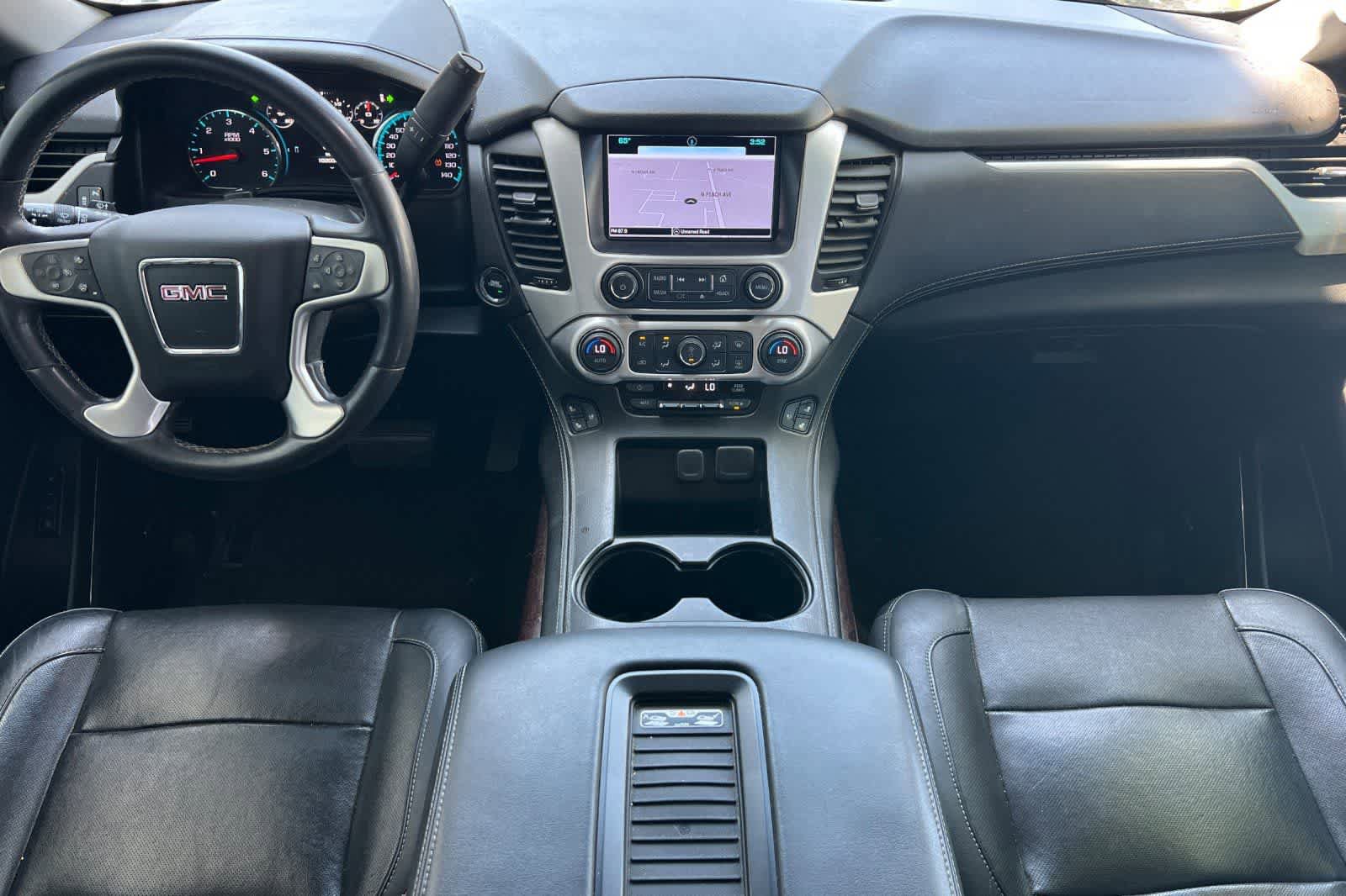 Used 2017 GMC Yukon XL SLT RWD image 4