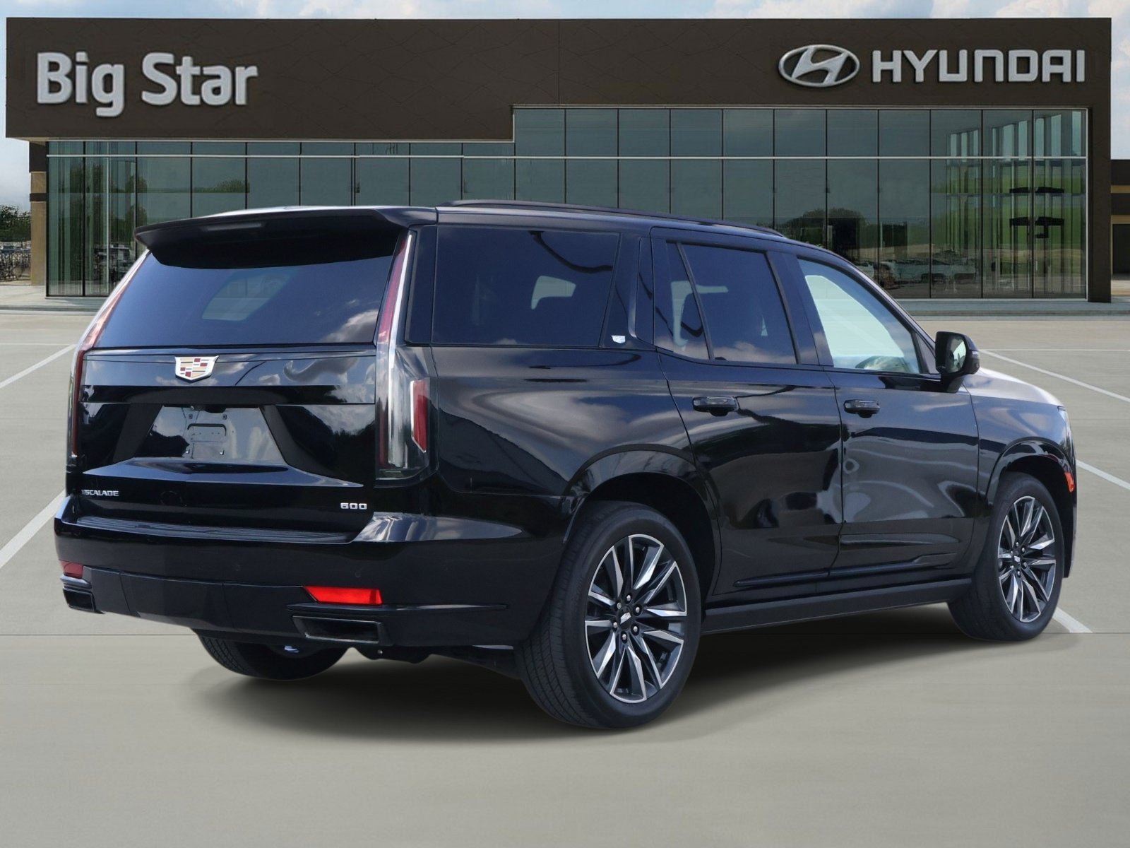 Used 2023 Cadillac Escalade Sport Platinum AWD/4WD image 4