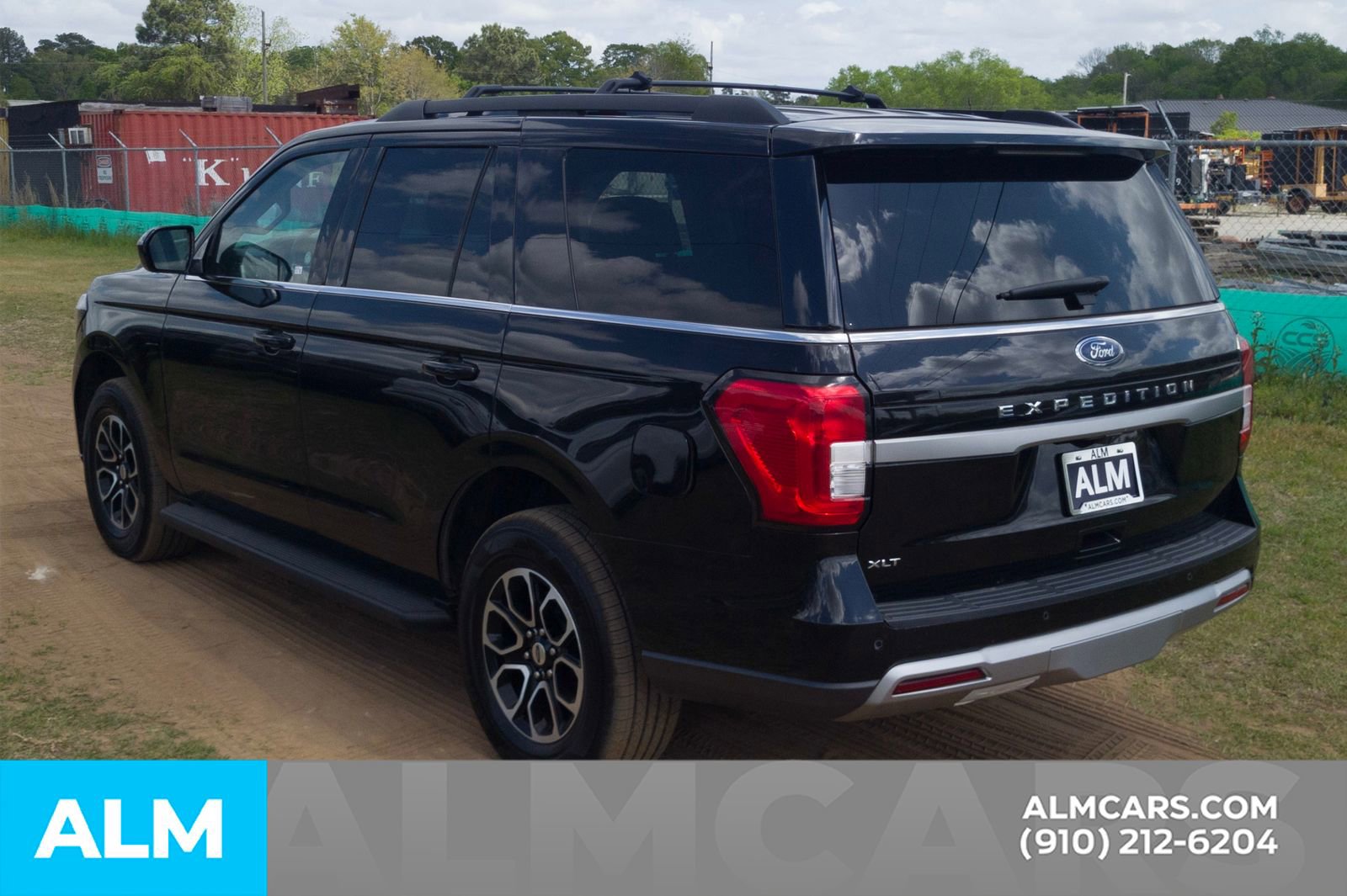 Used 2024 Ford Expedition XLT AWD/4WD image 11