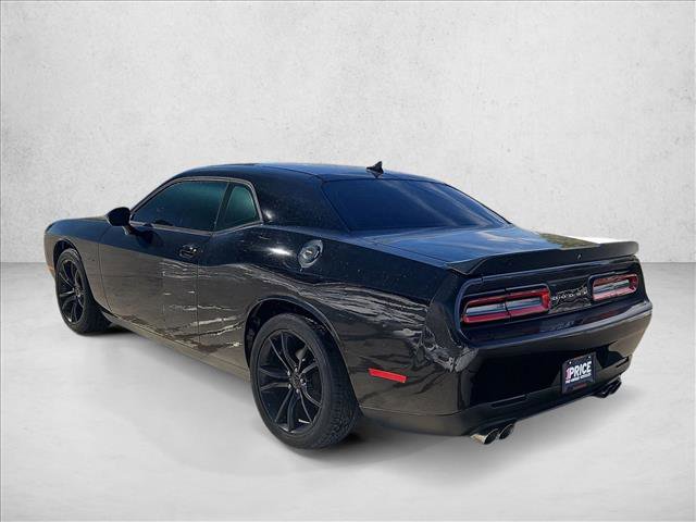 Used 2016 Dodge Challenger R/T w/ Blacktop Package image 8