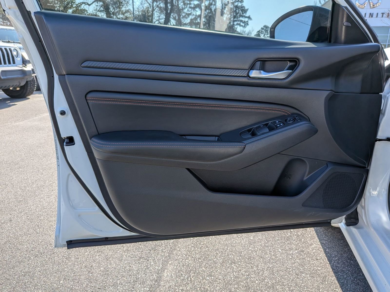 Used 2020 Nissan Altima 2.5 SR FWD image 12