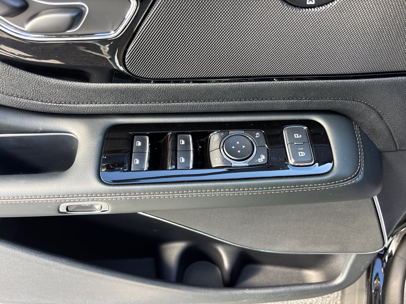 New 2025 Lincoln Aviator Reserve w/ Illumination Package image 12