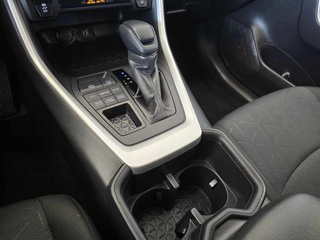 Certified 2025 Toyota RAV4 XLE AWD/4WD image 28