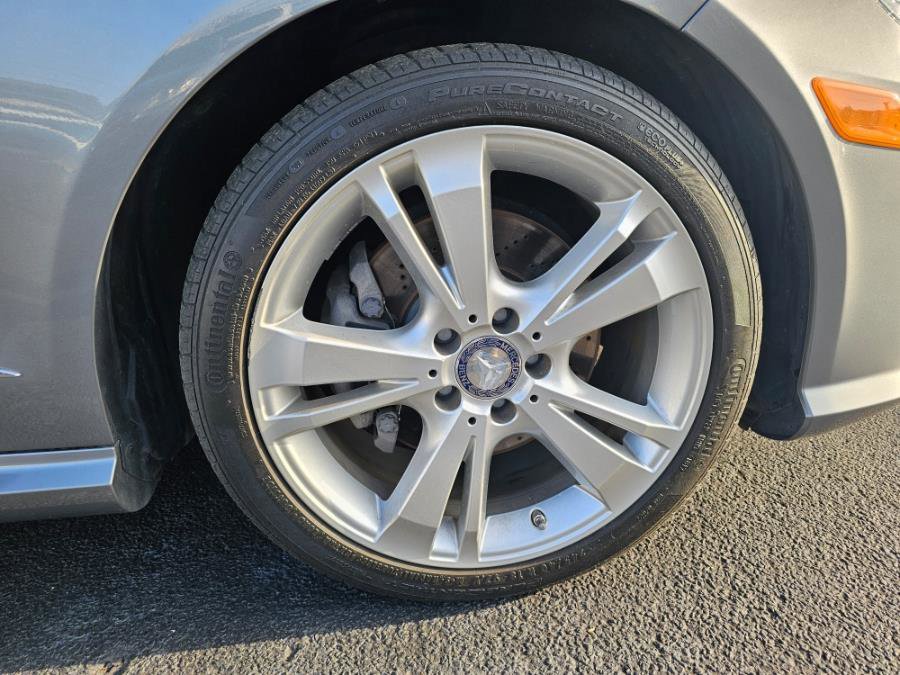 Used 2012 Mercedes-Benz E 350 4MATIC Sedan image 36