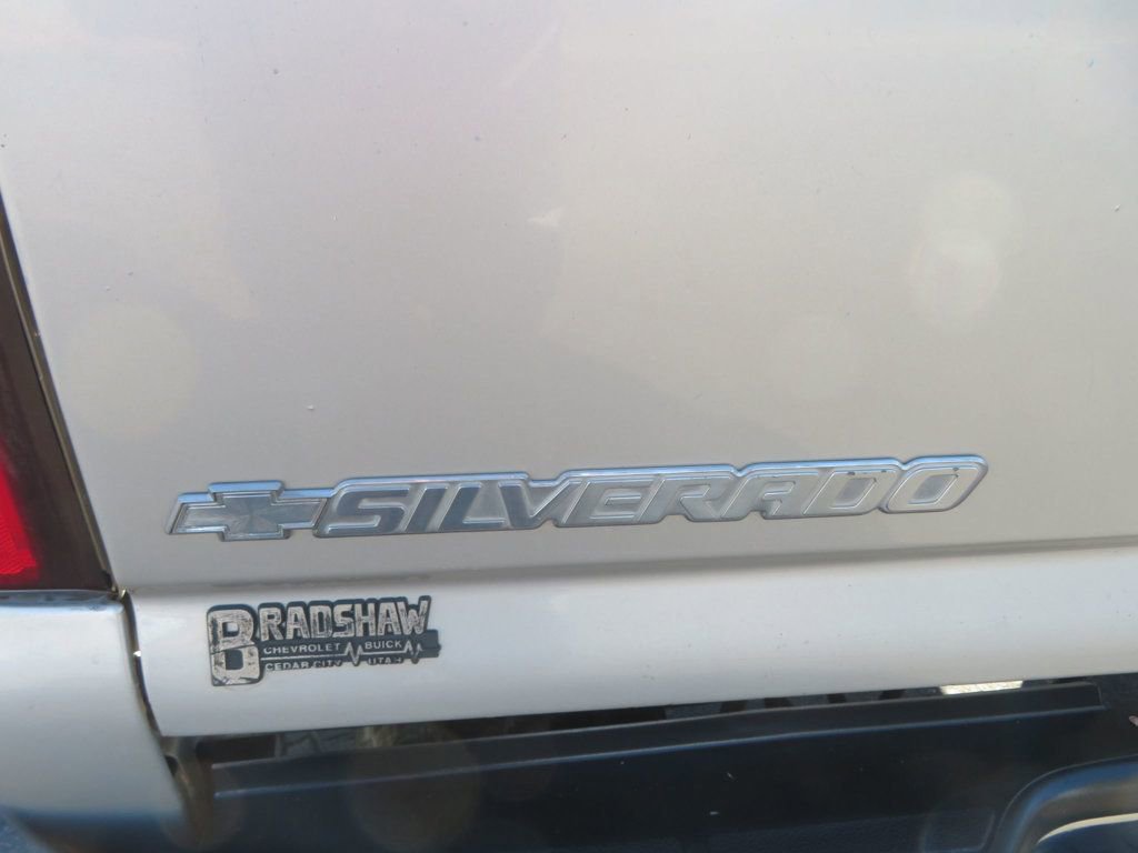 Used 2004 Chevrolet Silverado 2500 LS w/ Skid Plate Package AWD/4WD image 15