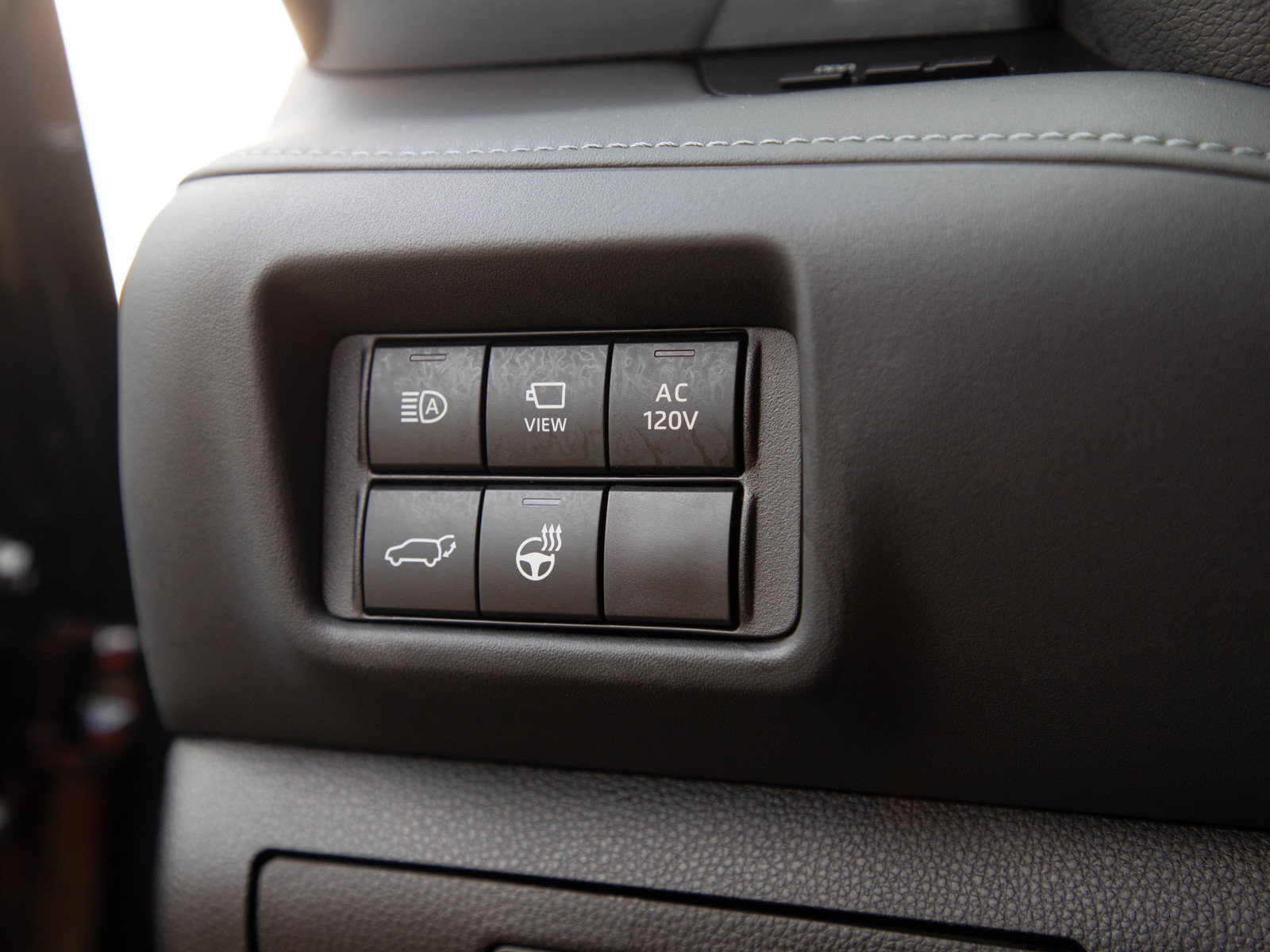 Used 2026 Toyota Highlander Platinum AWD/4WD image 29