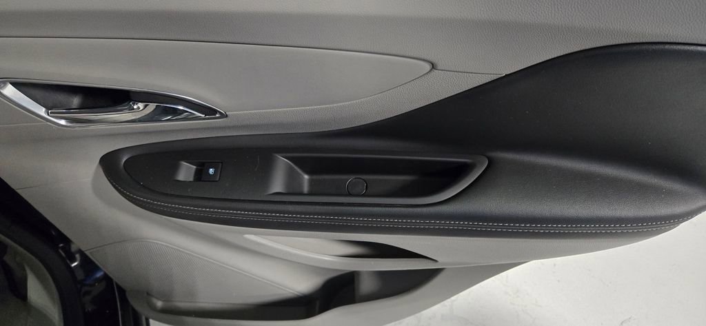 Used 2016 Buick Encore FWD image 28