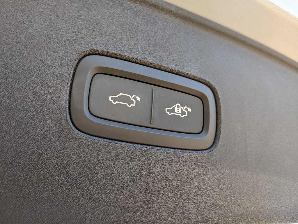 Certified 2025 Volvo EX90 Ultra image 29