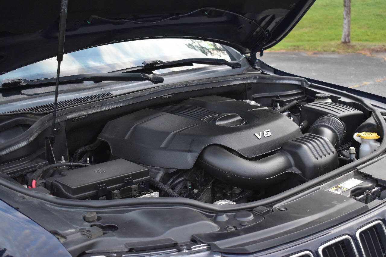 Used 2015 Jeep Grand Cherokee Limited image 37