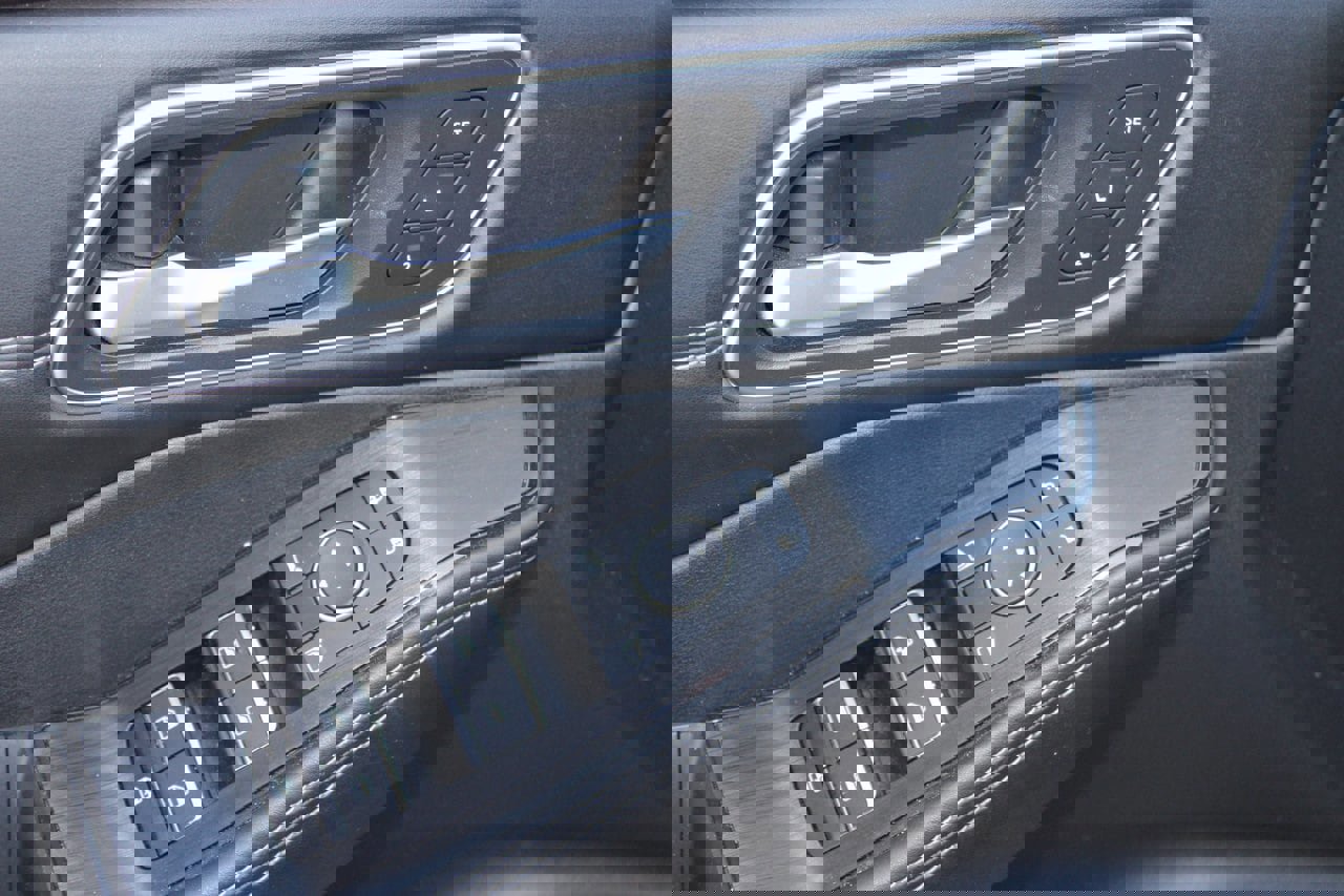 Used 2024 Nissan Rogue Platinum image 21