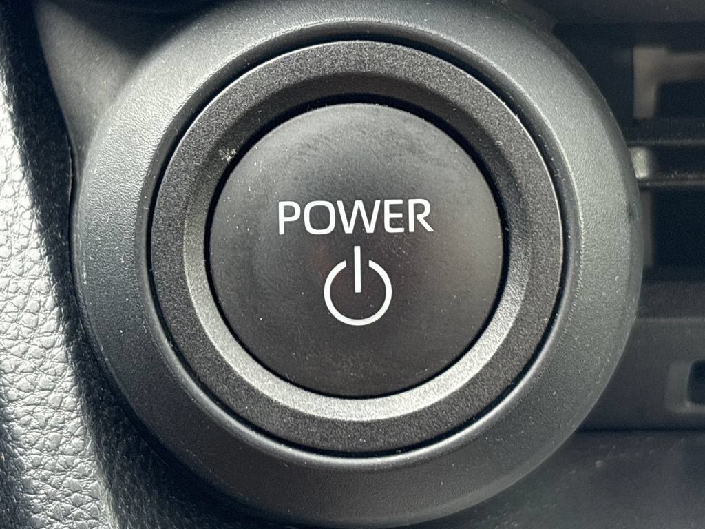 Used 2025 Toyota Prius LE FWD image 10