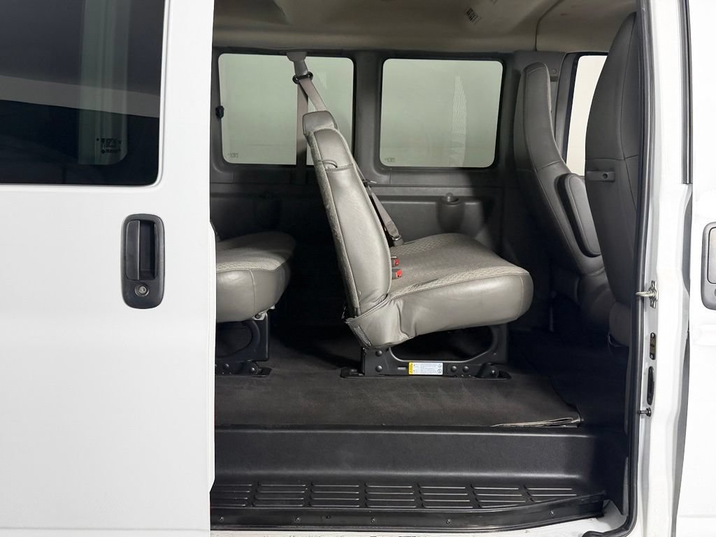 Used 2025 Chevrolet Express 3500 LT w/ LT Preferred Equipment Group RWD image 24