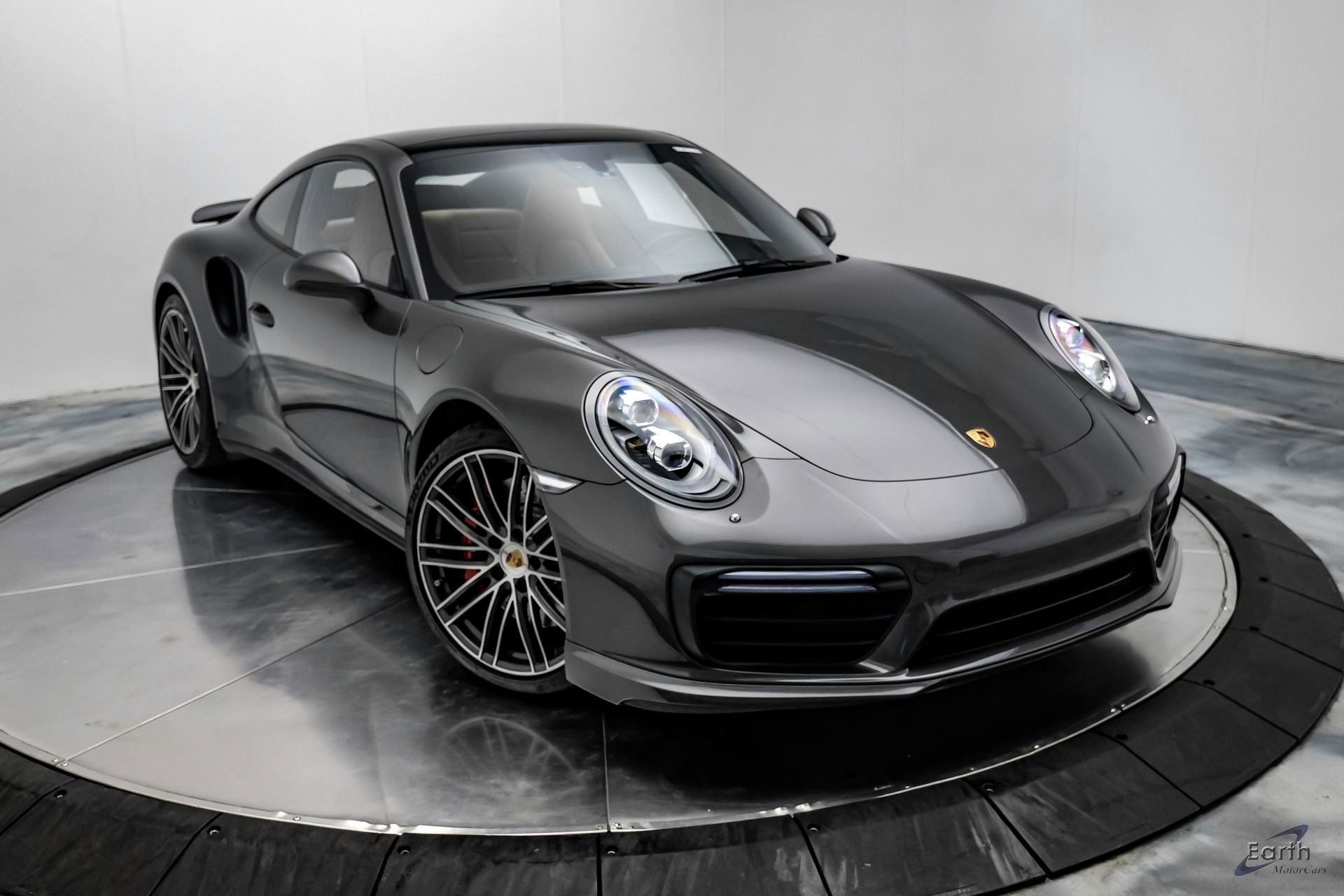 Used 2017 Porsche 911 Turbo image 22