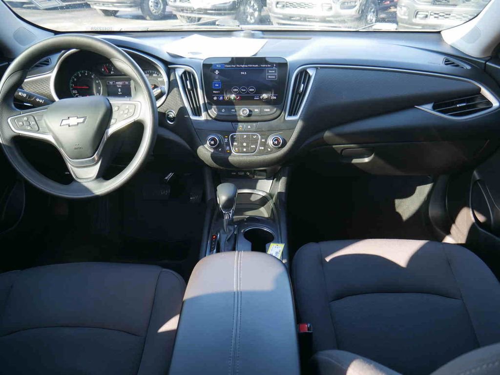 Used 2022 Chevrolet Malibu LT image 5