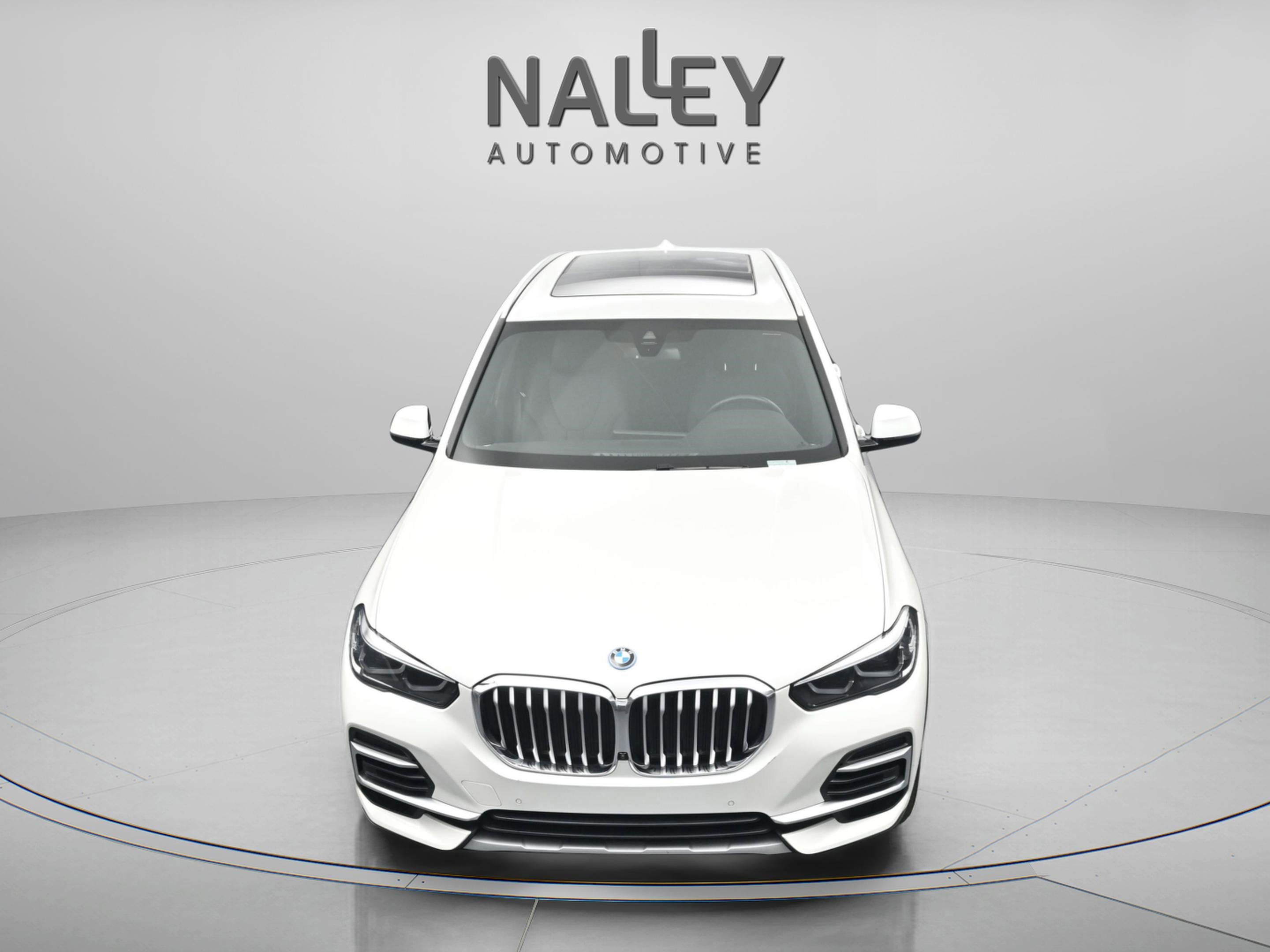 Used 2022 BMW X5 xDrive45e w/ Parking Assistance Package image 8