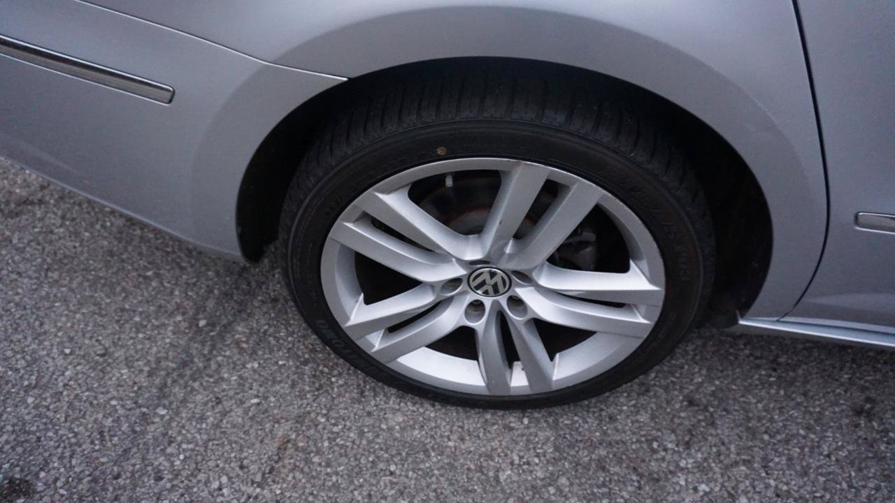 Used 2014 Volkswagen CC Executive FWD image 11