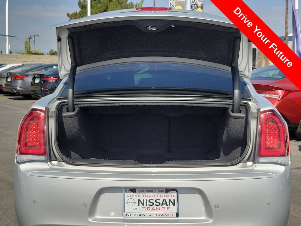 Used 2023 Chrysler 300 Touring L w/ Safetytec Plus Group RWD image 24