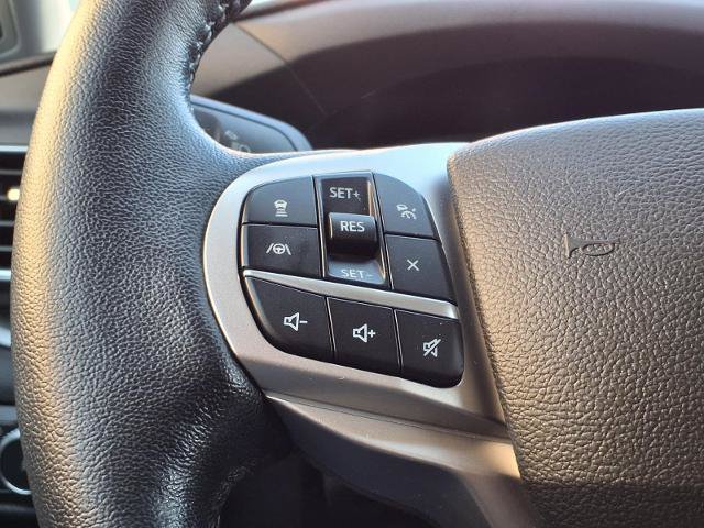 Used 2022 Ford Explorer XLT w/ Equipment Group 202A RWD image 11