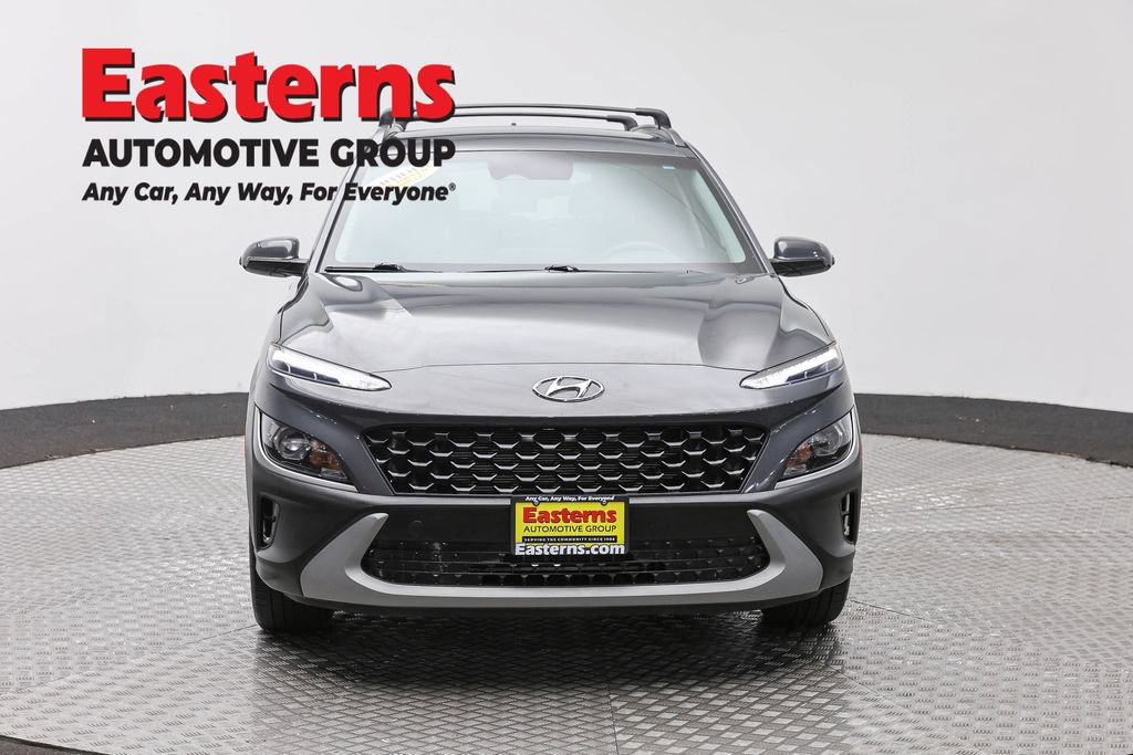 Used 2023 Hyundai Kona SEL AWD/4WD image 2