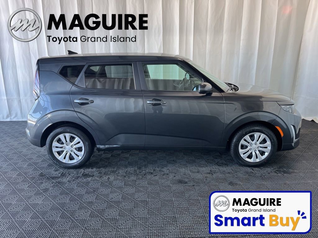 Used 2023 Kia Soul LX FWD image 3