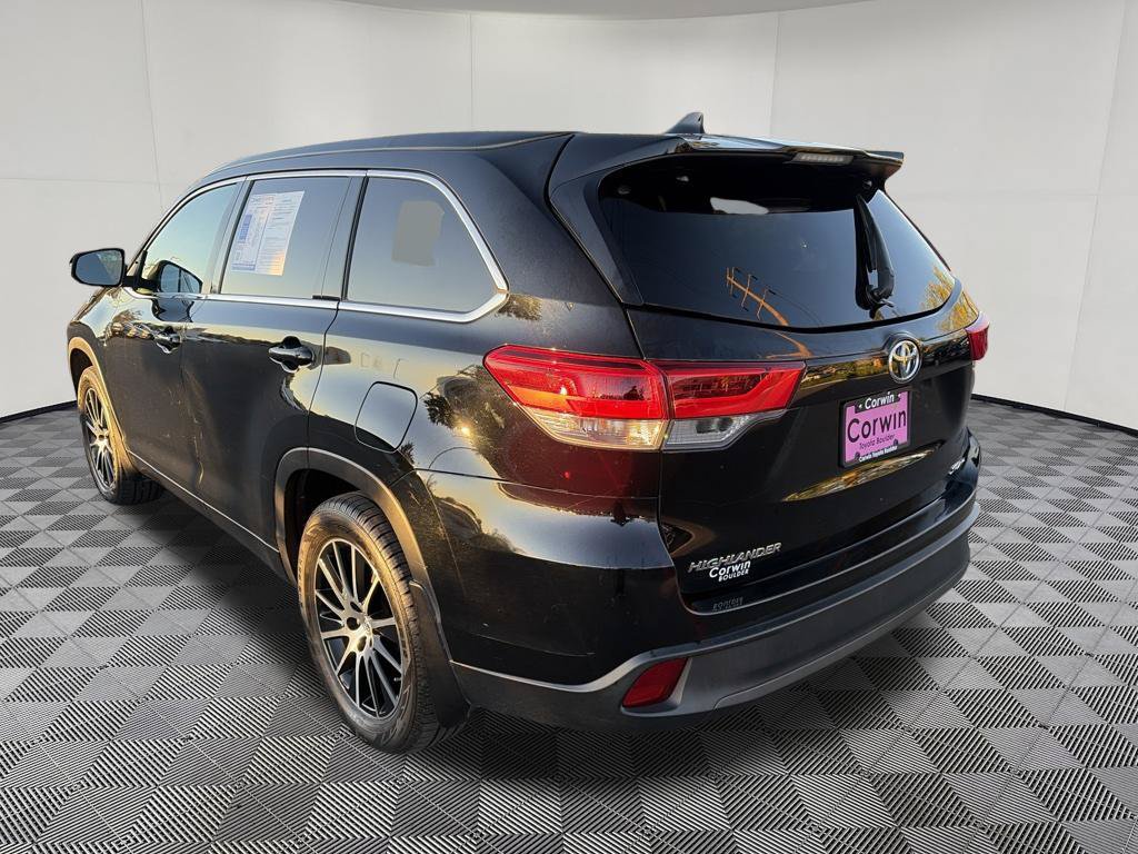 Used 2018 Toyota Highlander SE w/ Carpet Mat Package (TMS) AWD/4WD image 6