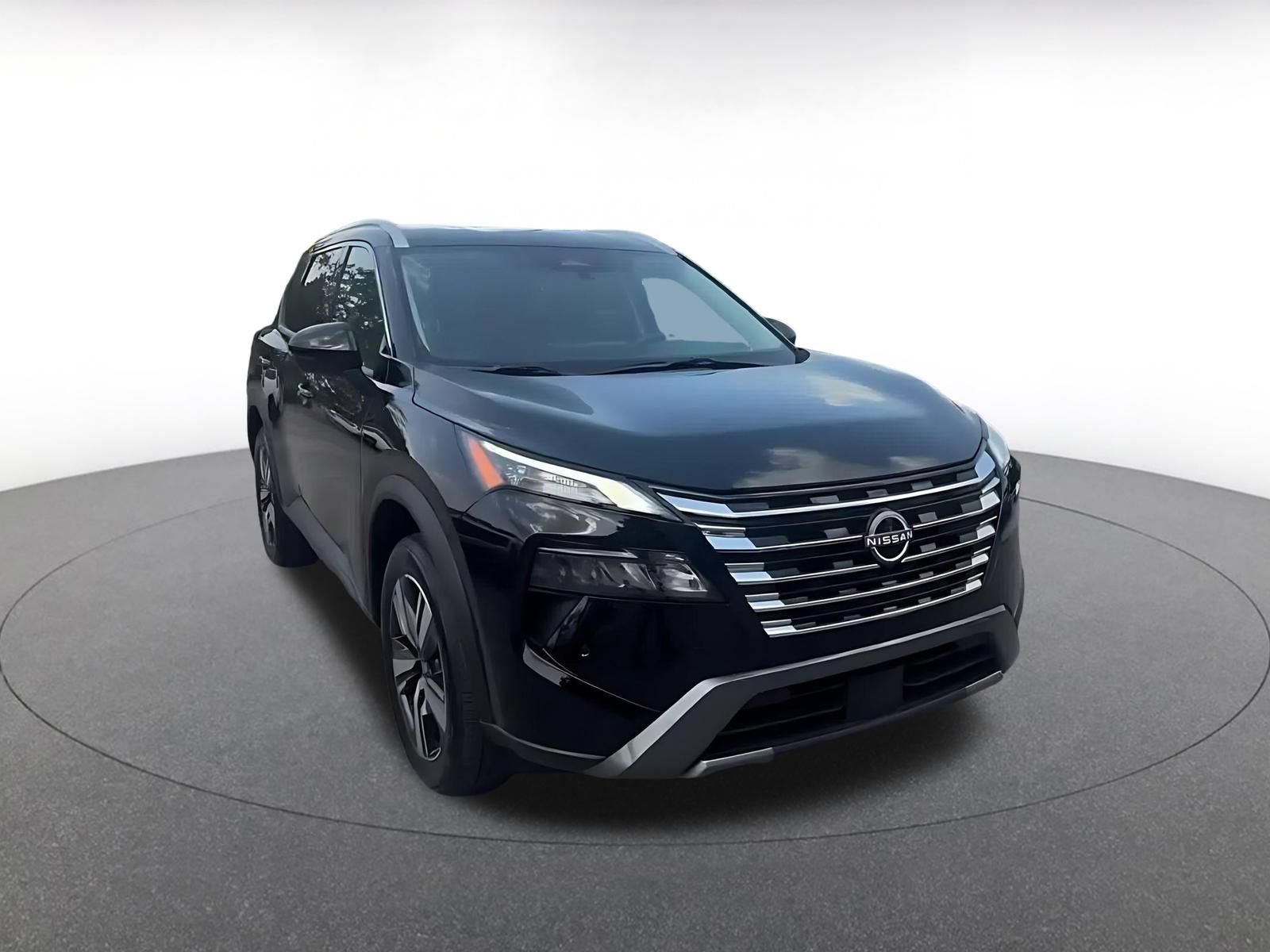 Used 2026 Nissan Rogue SL FWD image 3