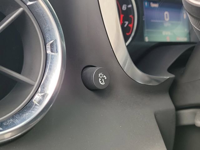 Used 2021 Chevrolet Camaro LT RWD image 9