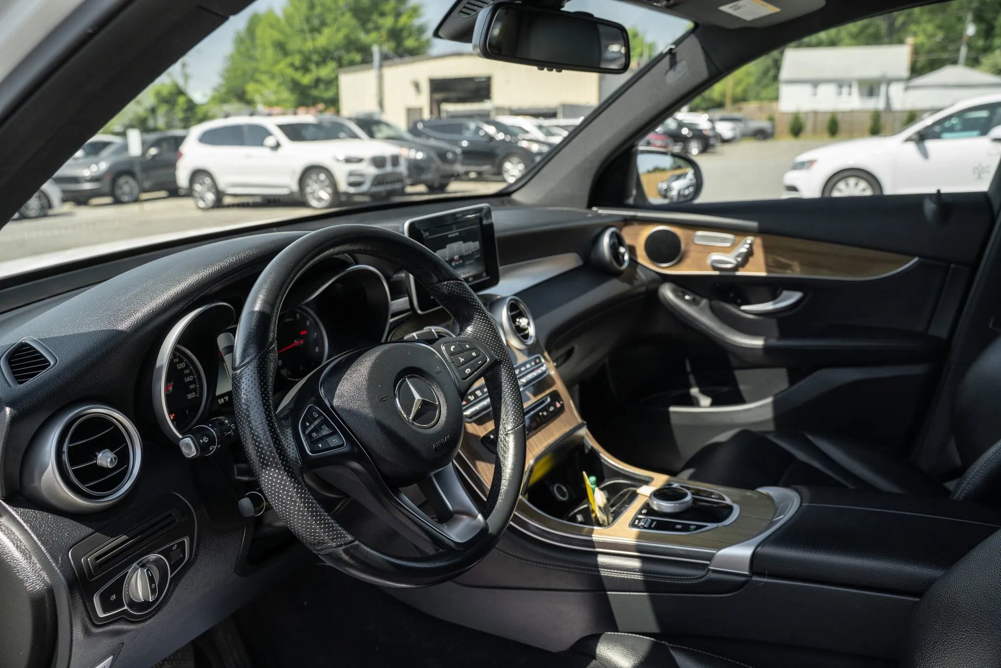 Used 2019 Mercedes-Benz GLC 300 4MATIC image 6