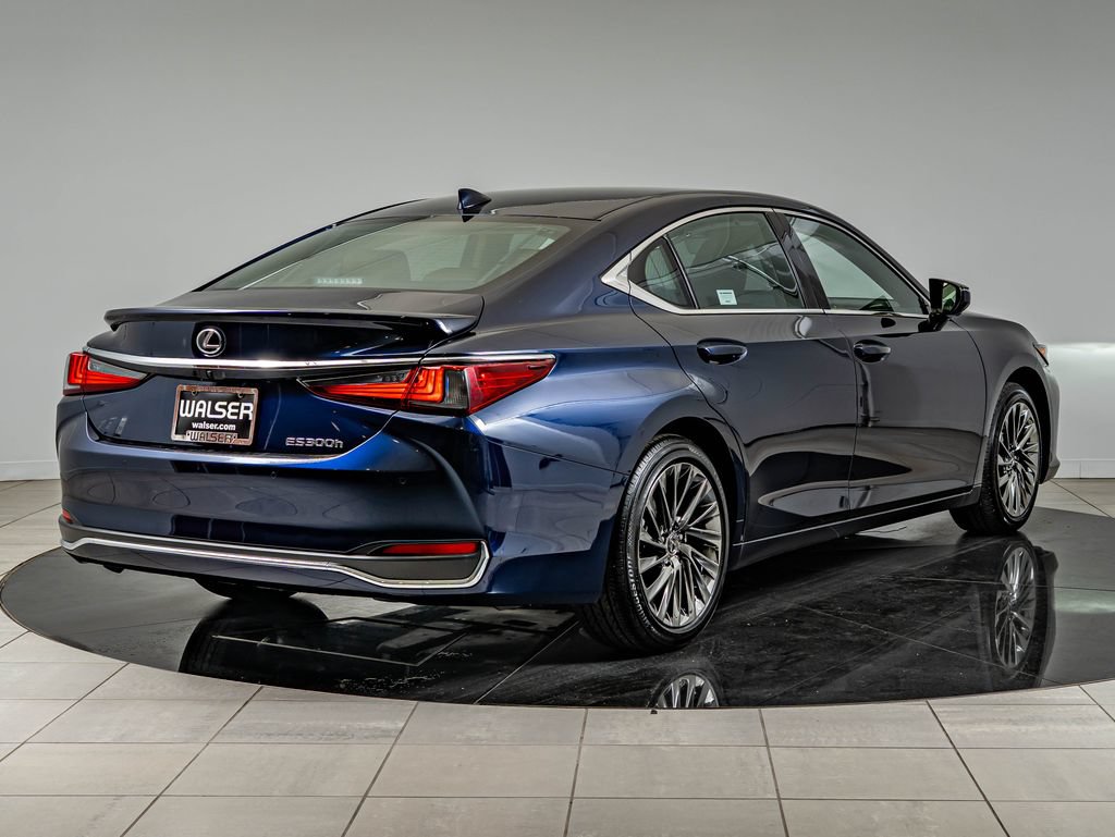 Certified 2025 Lexus ES 300h Ultra Luxury w/ Accessory Package (Z2) FWD image 5