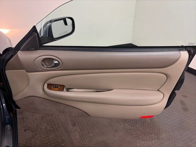 Used 2001 Jaguar XK8 Convertible image 24