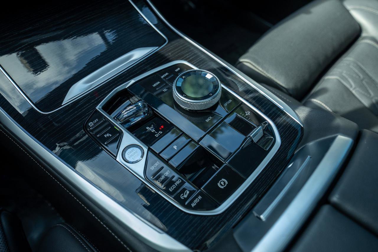 Used 2023 BMW X7 M60i image 39