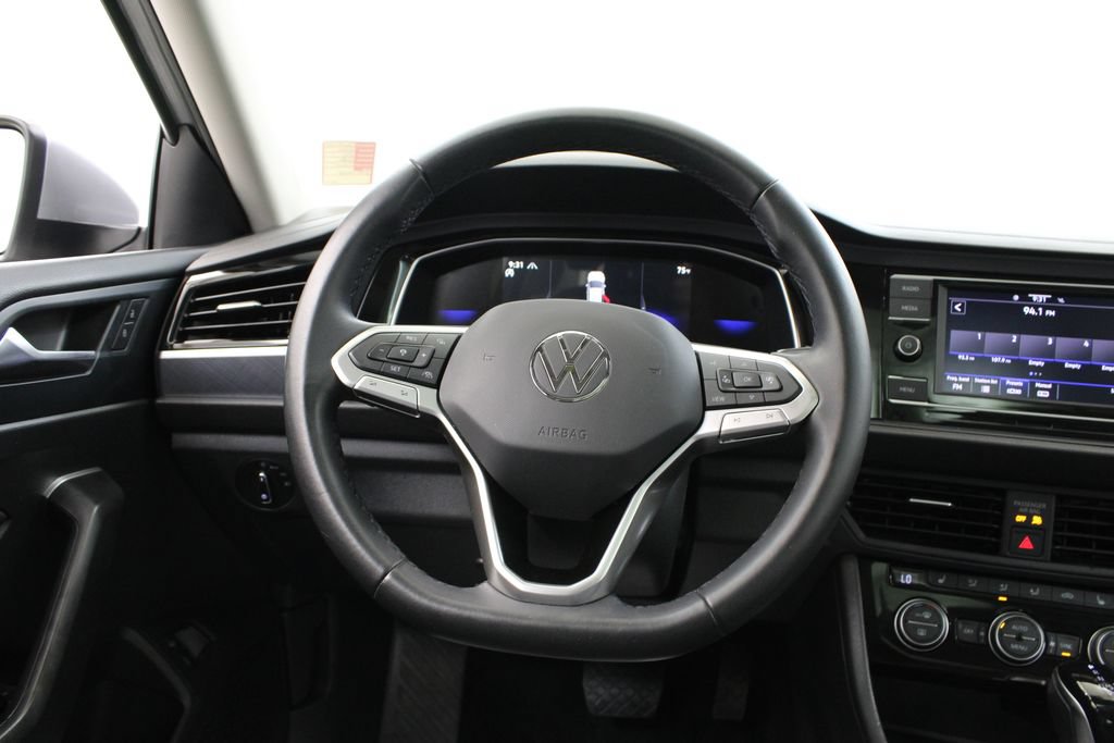 Used 2024 Volkswagen Jetta SE FWD image 24