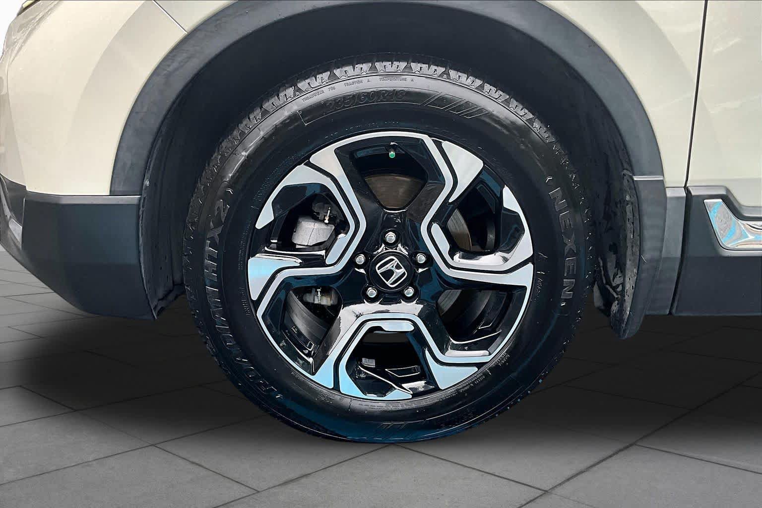 Used 2018 Honda CR-V Touring image 11