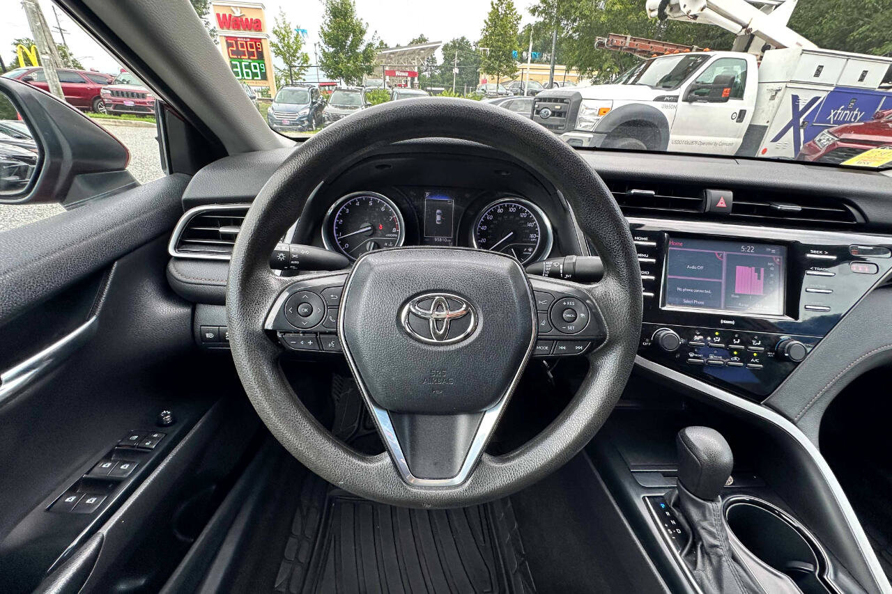Used 2020 Toyota Camry LE image 13
