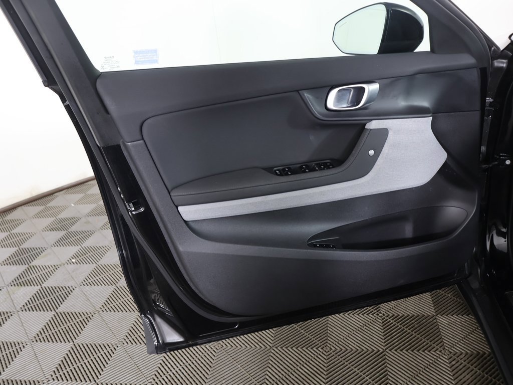 Used 2024 Polestar Polestar 2 image 25