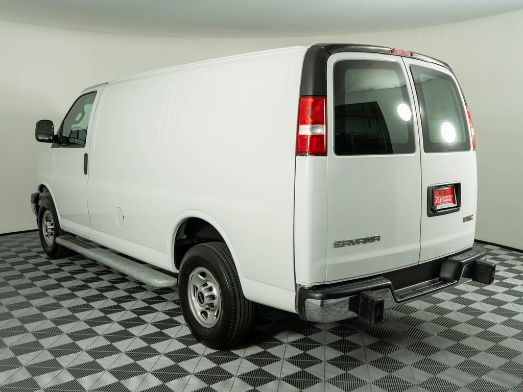 Used 2022 GMC Savana 2500 w/ Driver Convenience Package image 4