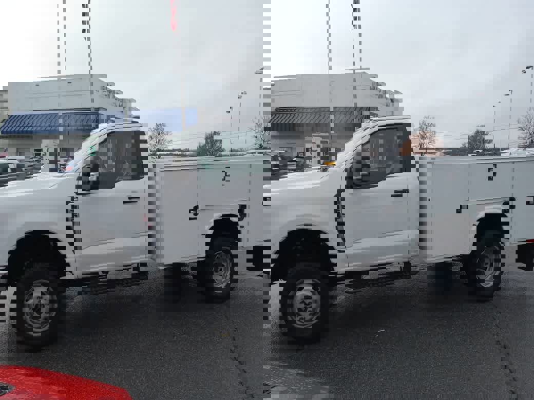 Used 2023 Ford F350 XL w/ Snow Plow Prep Package image 4