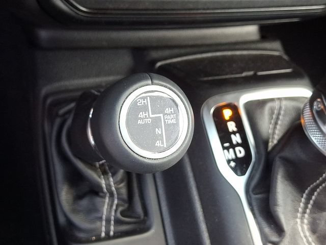 Used 2019 Jeep Wrangler Unlimited Sahara AWD/4WD image 16