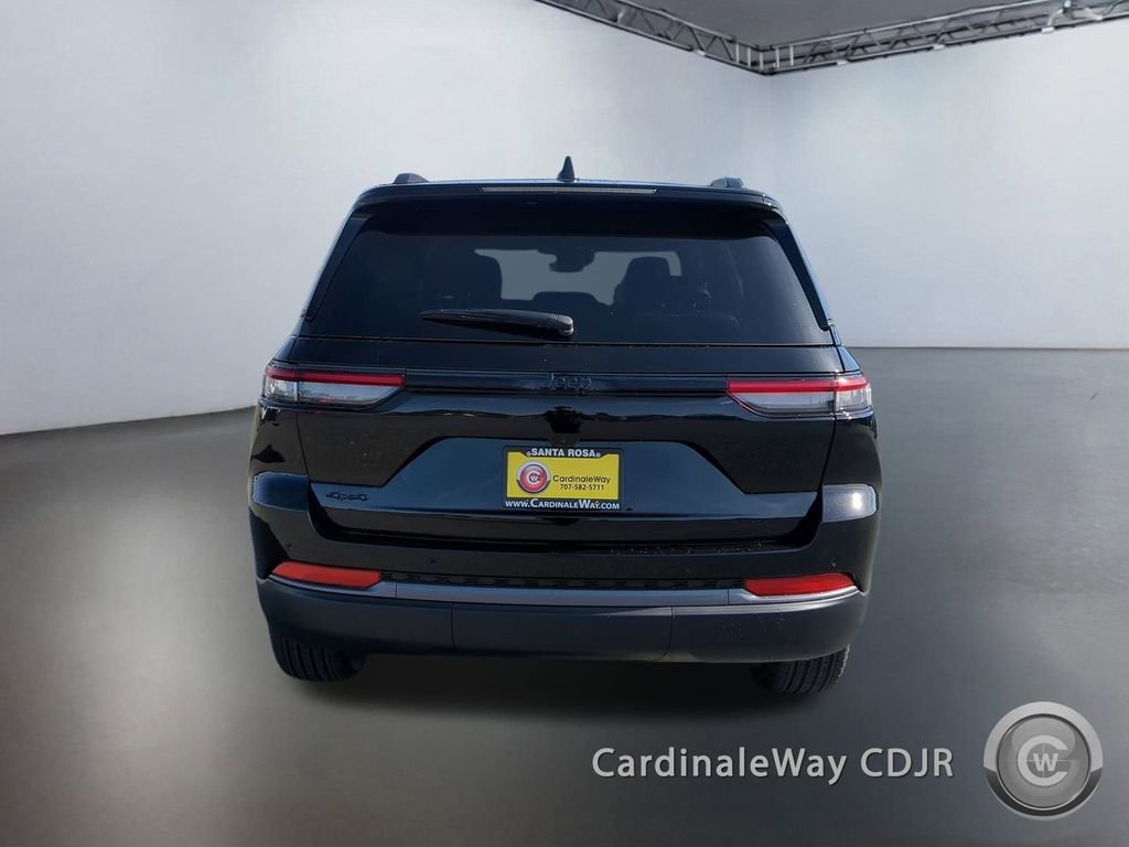 New 2026 Jeep Grand Cherokee Altitude AWD/4WD image 4