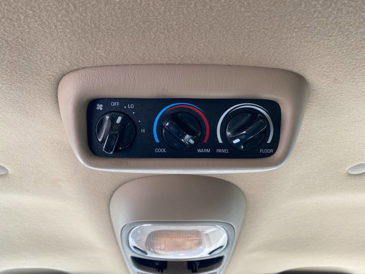Used 2002 Ford Excursion XLT image 23