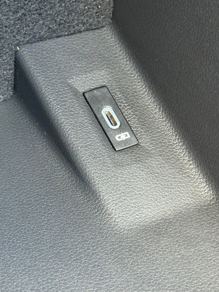 Used 2022 Volkswagen Atlas SEL Premium image 32