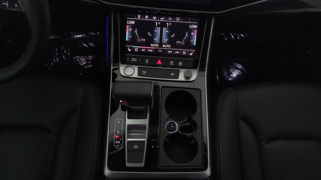 Used 2019 Audi Q8 Premium Plus AWD/4WD image 14