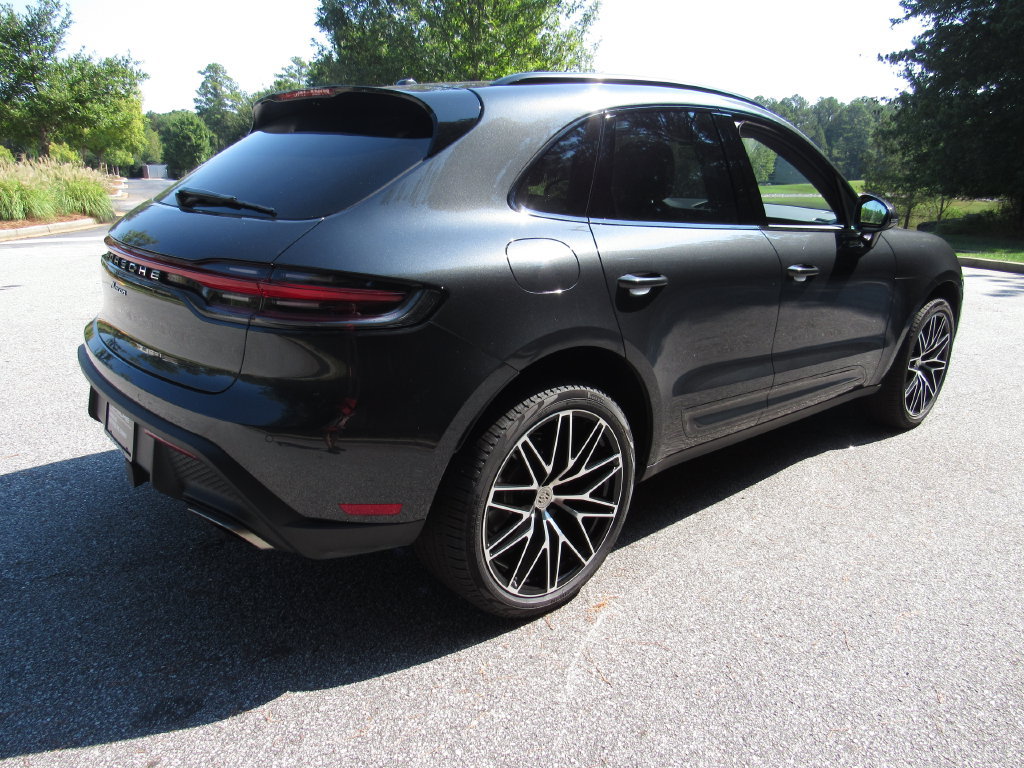 Certified 2026 Porsche Macan AWD/4WD image 7