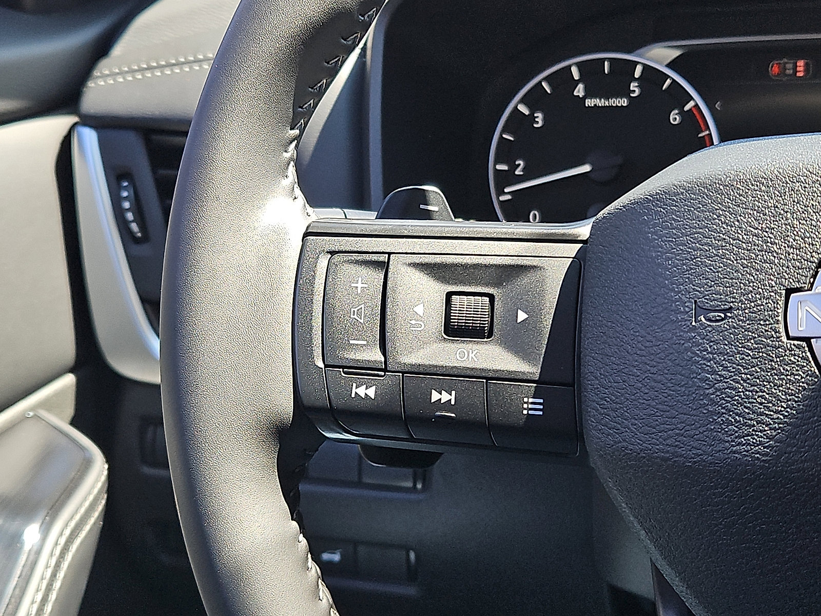 Certified 2026 Nissan Rogue SV image 19