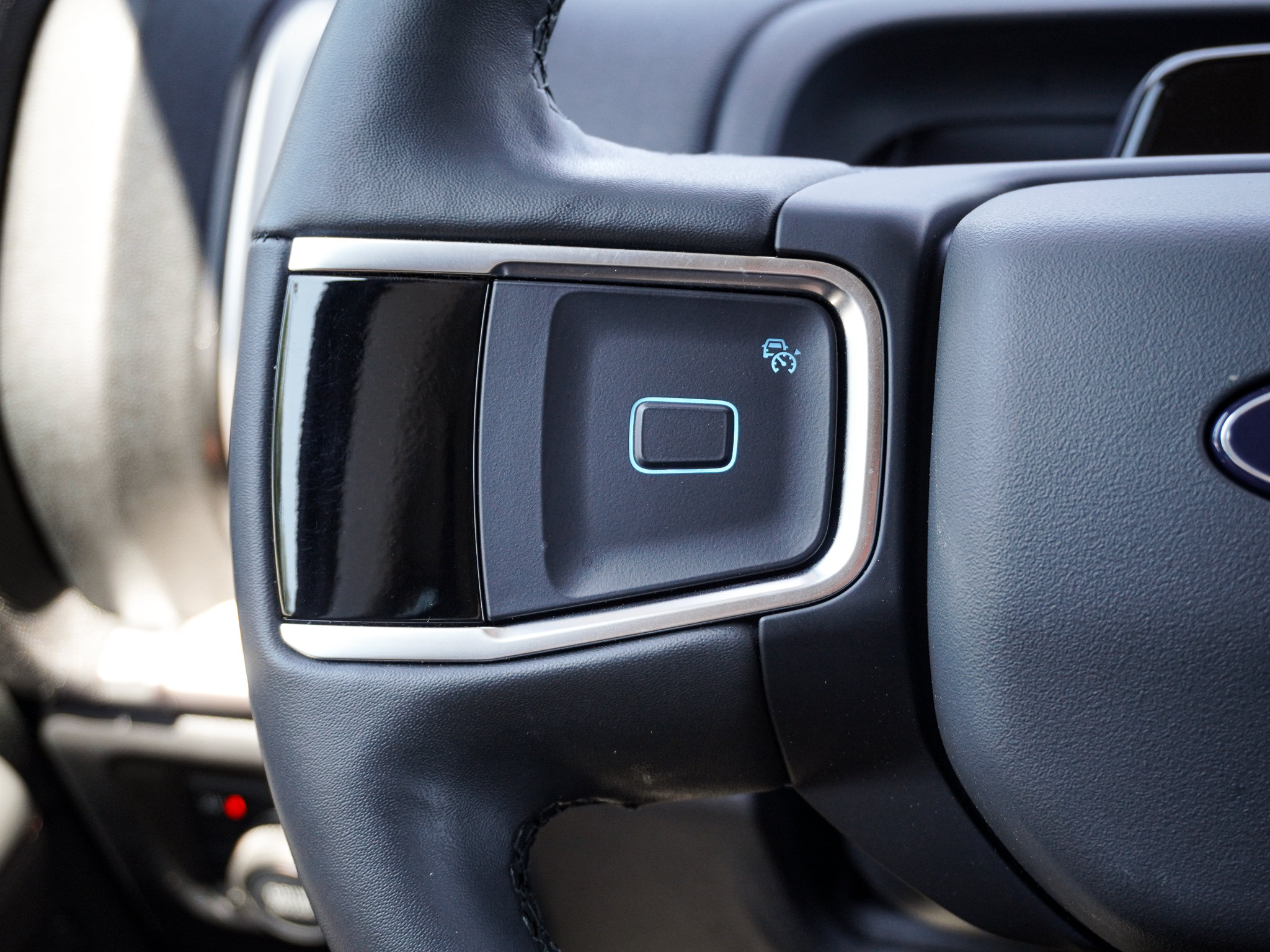 Used 2025 Ford Expedition Active AWD/4WD image 19
